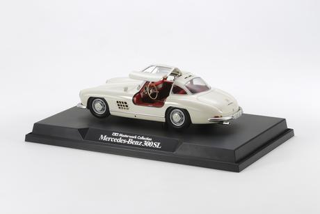 Mercedes-Benz 300 Sl (White) Finished Model