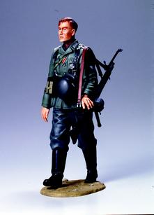 1/16 German Machine Gunner On Maneuver