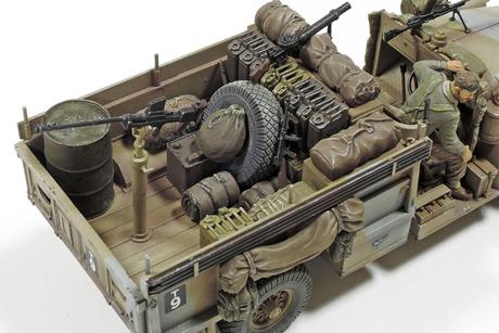 1/35 British Lrdg Command Car North Africa (W/7 Figures)