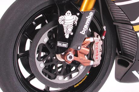 Yamaha Yzr-M1 50Th Anniversary U.S. Inter-Coloring Edition 2 Yamaha Yzr-M1 50Th Anniversary U.S. Inter-Coloring Edition