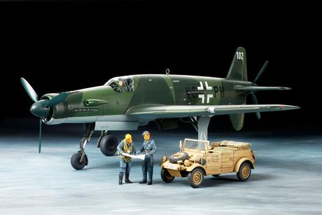 Dornier Do335A Pfeil W/Kubelwagen Type 82