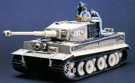 Commander Otto Carius W/Tank Crew Figure Set